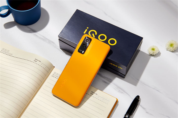 iqooz5x手机后盖采用的是什么材质