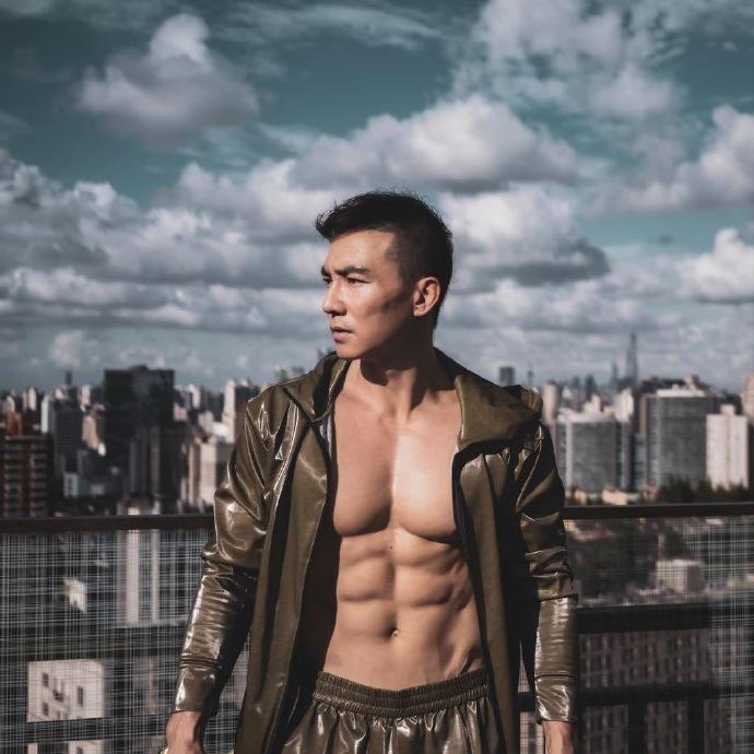 为什么刘畊宏突然爆火?网友:因为夏天来了