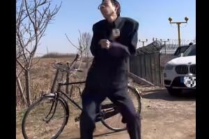 溥仪的后半生是什么梗