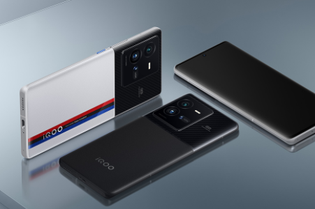 iqoo11和iqoo11pro哪个更值得入手