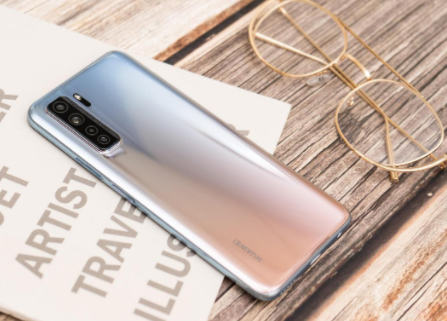 华为nova12屏幕是昆仑玻璃吗