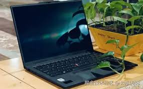 电脑启动后黑屏如何解决