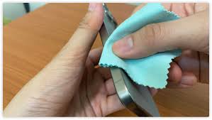 怎样清洁iPhone15ProProMax钛金属边框